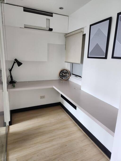 Enjoy Bgc Sunset And Golf Course View 2 Bedroom Loft With 100Mbps Internet Connection Manila Exteriör bild